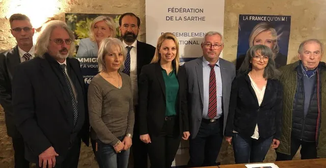 photo  samedi soir, à crannes-en-champagne. autour d’edwige diaz, porte-parole de marine le pen, les membres du bureau de la fédération sarthoise du rn.  &copy;  ouest-france 