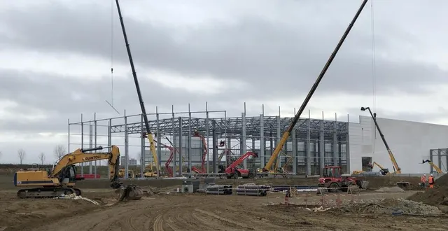 photo  le futur site de l’entreprise maximo est en cours de construction, rue nicolas-jacques-comté à cerisé.  &copy;  ouest-france 
