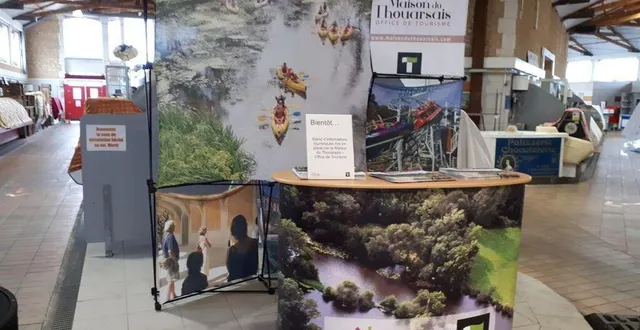 photo  un nouveau stand est installé aux halles de thouars.  &copy;  facebook maison du thouarsais 