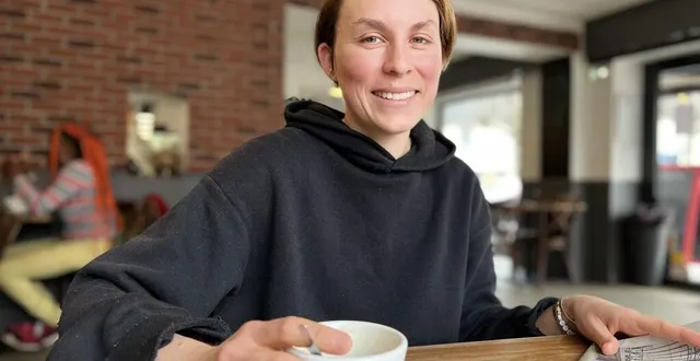 photo  la rencontre avec coralie durand a eu lieu au bistrot de la place, quartier du vieux-doulon, près de chez elle, à l’est de nantes.  &copy;  ouest-france 
