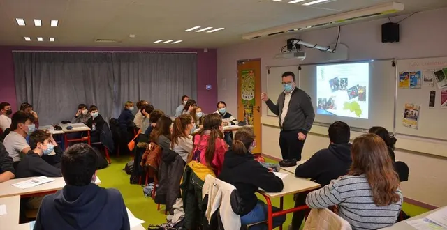 photo  jean-françois suzanne a répondu aux questions des collégiens.  &copy;  ouest-france 