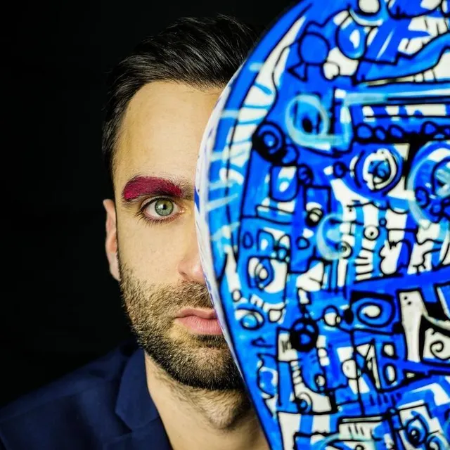 photo le chanteur julien sfeir.  ©  dr