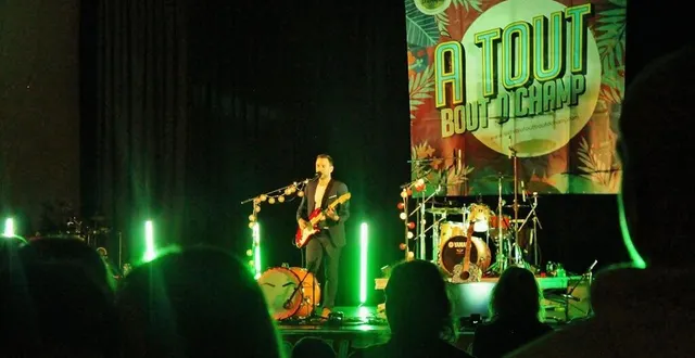 photo  l’auteur-compositeur-interprète sarthois julien sfeir a ouvert le bal du tremplin du festival à tout bout d’champ, samedi 19 février 2022, à brûlon (sarthe).  &copy;  ouest-france 