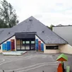 photo  parents d’élèves et élus sont mobilisés contre la fermeture d’une classe envisagée au sein de l’école loup-coucou de saint-pierre-d’entremont. 