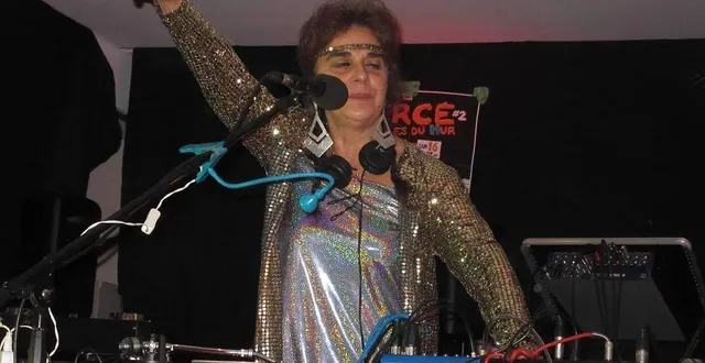 photo  dj katia héritière des bals richard prête à animer tous événements festifs.  &copy;  archives le maine libre 