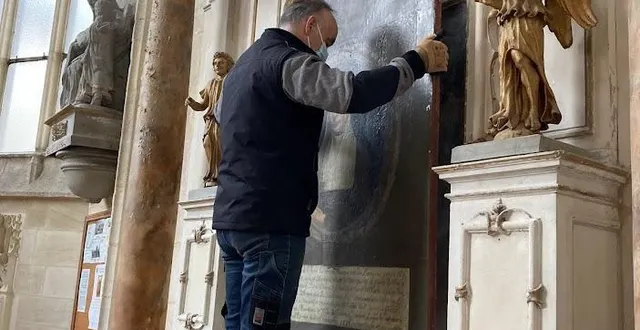 photo  la dépose du tableau représentant marguerite de lorraine a été effectuée, mercredi 23 février 2022, dans la chapelle saint-anne de l’église saint-germain, à argentan.  &copy;  dr 