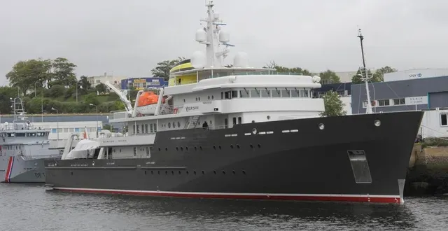 photo  le « yersin » en 2015 dans le port de concarneau.  &copy;  archives 