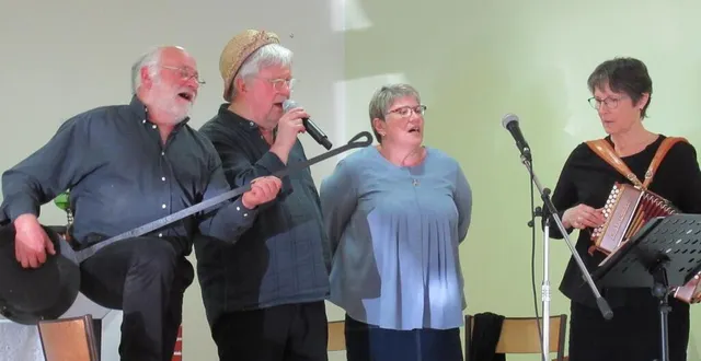 photo  la joyeuse troupe sillonne à nouveau les scènes sarthoises, désertées durant la crise sanitaire.  &copy;  le maine libre 