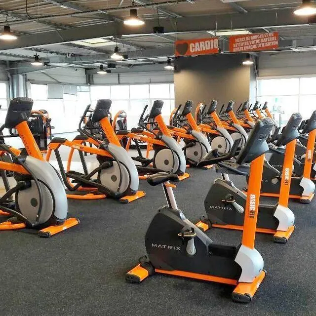 photo des machines de cardio dans une salle de sport basic-fit. photo d’illustration.  ©  dr