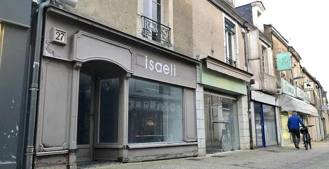 photo  les 27, 29 et 31 de la rue de l’île, propriétés de la ville de sablé-sur-sarthe, font l’objet d’un appel à projets ouvert jusqu’au 8 avril 2022.  &copy;  ouest-france 