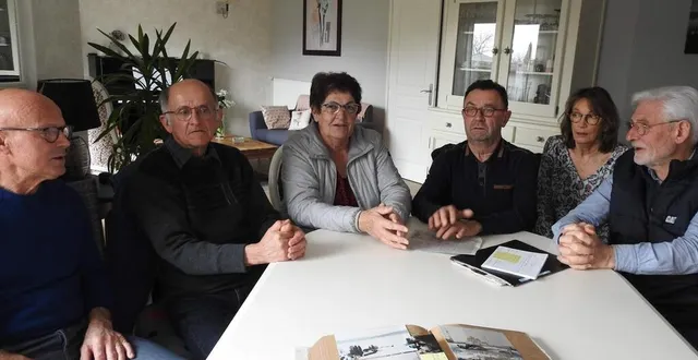 photo  de gauche à droite, bertin bruno, pierre couturier, marie noëlle hériteau, bernard guérit, catherine bruno et roger blanchet, parmi les nombreuses familles ayant accueilli les ukrainiens.  &copy;  ouest-france 