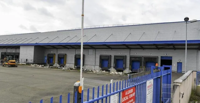 photo  le mans, jeudi 24 février 2022. le futur centre de foot et d’activités de loisirs indoor va s’installer dans les anciens bâtiments de l’entreprise brice, zone du panorama.  &copy;  photo le maine libre – yvon loué 
