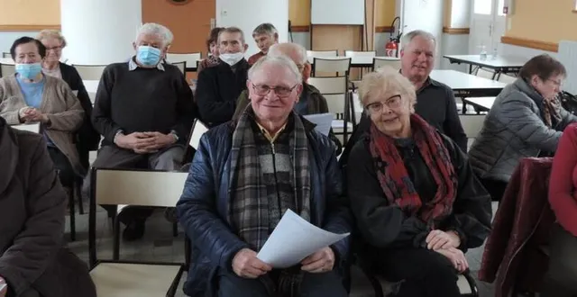 photo  les anciens ont tenu leur assemblée générale avant de jouer aux cartes.  &copy;  ouest-france 