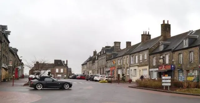 photo  les commerces sont concentrés place leharivel-durocher.  &copy;  ouest-france 