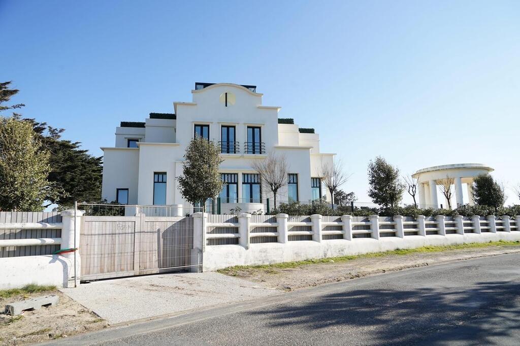 Guerre en Ukraine. Sur la côte basque, la propriété de l’ex-épouse de ...