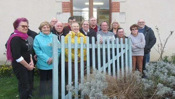 photo  les anciens se retrouvent aujourd’hui pour une partie de cartes.  &copy;  ouest-france 