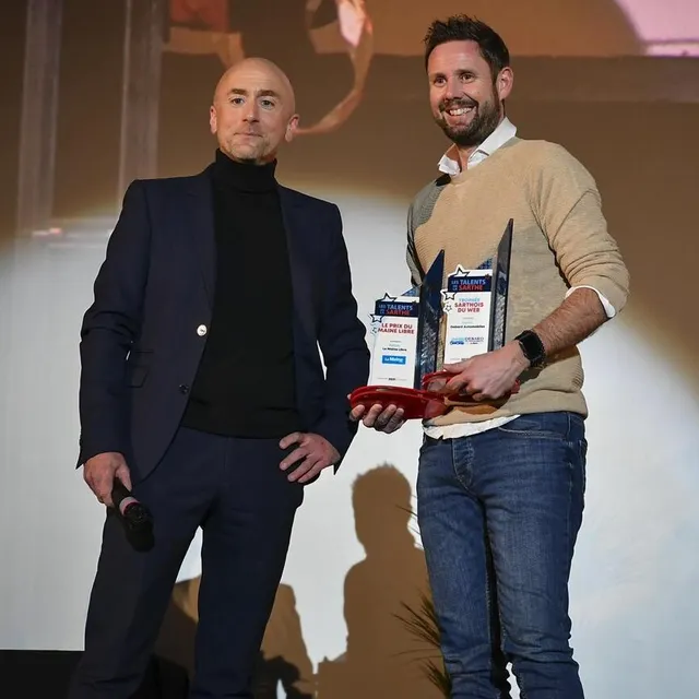 photo jean charles rioton
educateur sportif du club de tennis de l’anille braye avec le rédacteur en chef du maine libre  ©  yvon loue