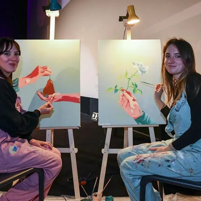 photo laura villedieu et mathilda conversy de mojito fraise ont réalisé des toiles pendant la soirée?  ©  yvon loue