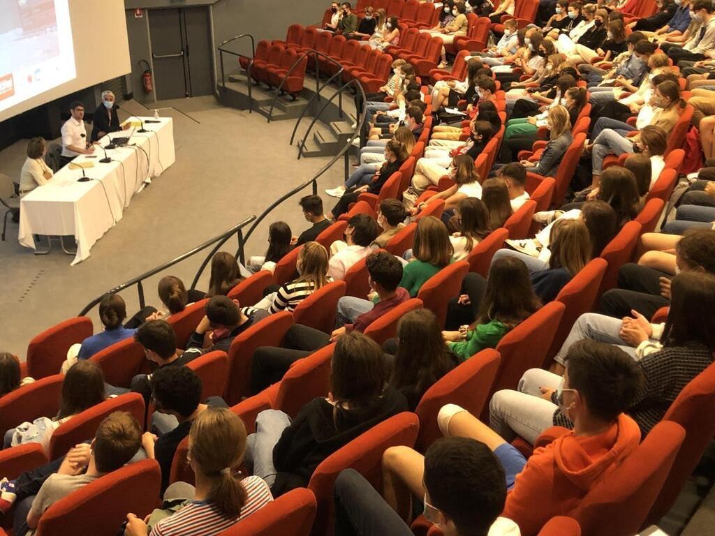 Concours De Plaidoiries Au Mémorial De Caen Le Jury Lycéens Présidé Par Rudy Reichstadt Caen 