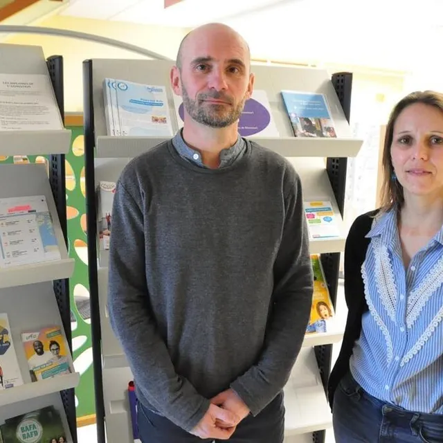 photo bruno bachelot, responsable service « enfance jeunesse et loisirs » du pays fléchois et sarah deshayes, de la mission locale sarthe et loir.  ©  le maine libre