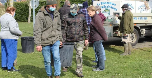 photo  second lâcher de truites à saint-rémy-des-monts  &copy;  le maine libre 