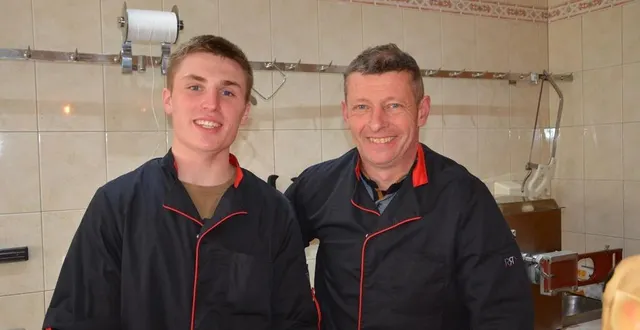 photo  clément fresnaye (à gauche) va tenter d’obtenir le titre de meilleur apprenti de france, samedi 12 mars à paris.  &copy;  ouest-france 