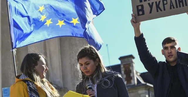 photo  un premier rassemblement, samedi 26 février 2022, place de la préfecture au mans, avait rassemblé environ un millier de personnes.  &copy;  archives le maine libre – denis lambert 