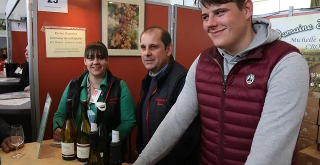 photo  la famille croisard, sourire aux lèvres, retrouve enfin sa clientèle.  &copy;  le maine libre 