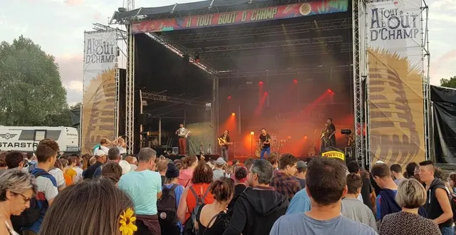 photo  la dernière édition du festival à tout bout d’champ avait réuni près de 5 000 personnes, à chantenay-villedieu, en juillet 2019.  &copy;  archives ouest-france 