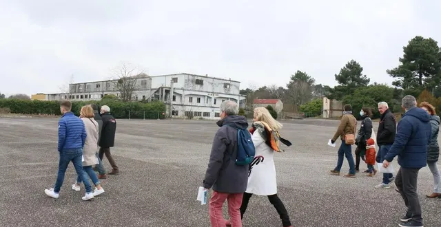 photo  les visiteurs ont pu samedi découvrir l’étamat b, au sud de la ville.  &copy;  ouest-france 