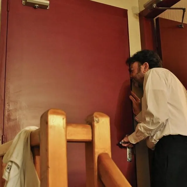 photo vincent huet observe discrètement l’arrivée des spectateurs dans la salle.  ©  ouest-france