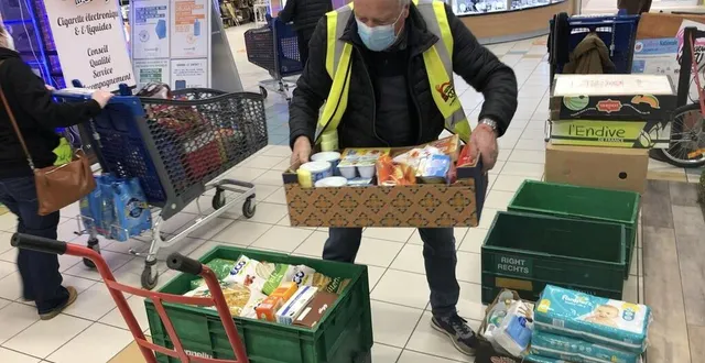 photo  l’association était présente dans les quatre supermarchés d’argentan, comme ici à leclerc.  &copy;  ouest-france 