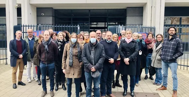 photo  27 enseignants travaillant à temps plein, sur un effectif de 29, ont participé à l’opération « collège mort » à david-d’angers.  &copy;  ouest-france 