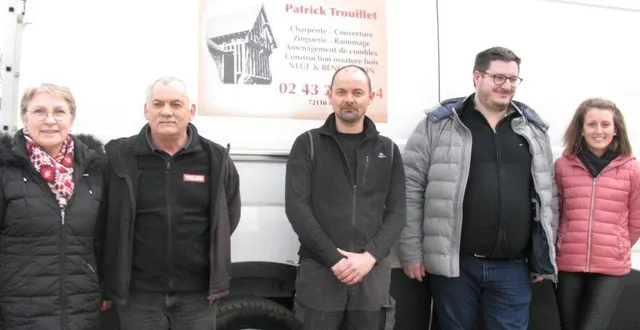photo  de gauche à droite : claudine et patrick trouilllet, un employé de l’entreprise, nicolas et charlène besnard.  &copy;  ouest-france 