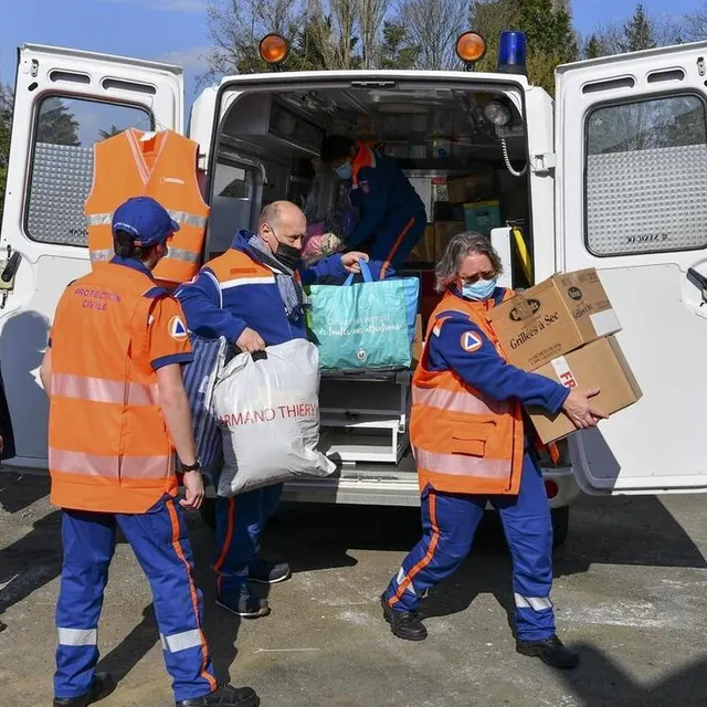 photo quelque 150 bénévoles œuvrent pour la protection civile. le président départemental lance un appel à de nouveaux volontaires.  ©  le maine libre – yvon loué