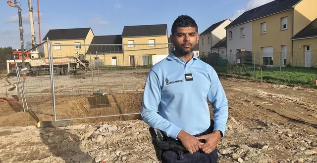 photo  le lieutenant kichenama, sur le chantier d’agrandissement de la caserne de la gendarmerie, jeudi 17 février 2022, à sablé-sur-sarthe (sarthe).  &copy;  photo : ouest-france 