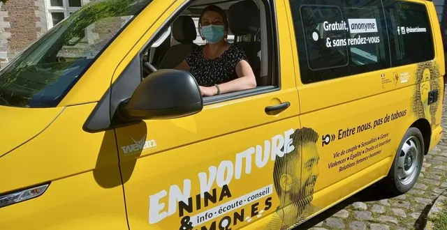 photo  « en voiture nina et simon·e·s » offre une écoute de proximité sur différentes thématiques?. deux vans comme celui-ci, circulent dans les départements du nord et de l’aisne.  &copy;  direction régionale aux droits des femmes hauts de france 