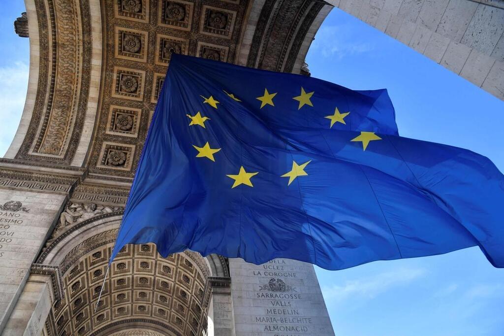 Le drapeau européen et son usage en France - Société Française de