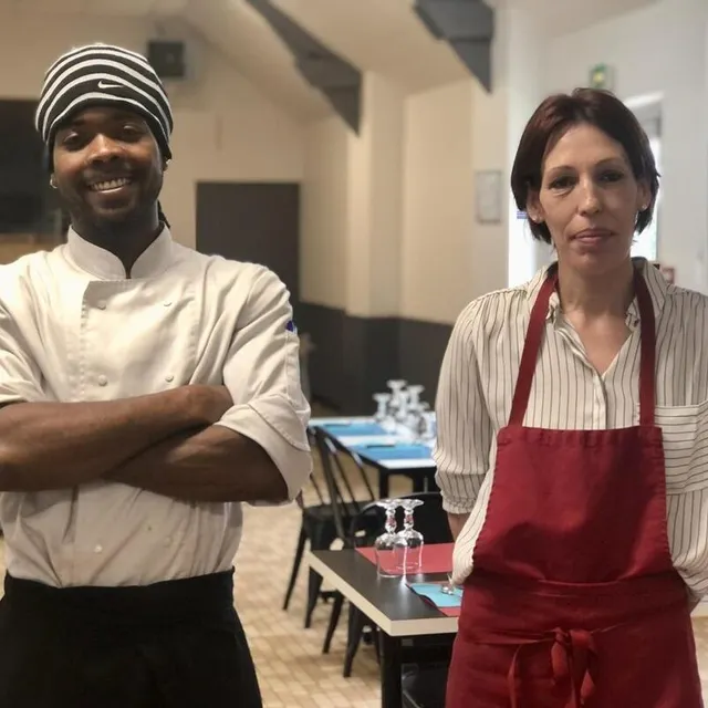 photo steeven coco et anabela pirès travaillent, tous les jours, à régaler les clients du virage café, à torchamp.  ©  ouest-france