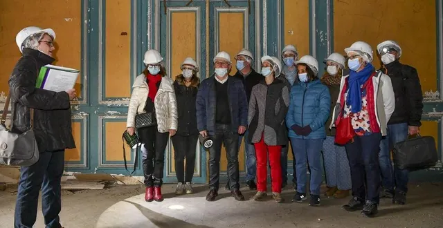 photo  les membres de la médiathèque de la ferté-bernard ont pu visiter le château du haut-buisson.  &copy;  photo le maine libre – yvon loue 