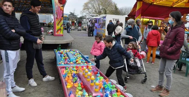 photo  aux vacances de la toussaint, le public était essentiellement familial en raison de l’absence de grands manèges à sensation.  &copy;  photo archives le maine libre 