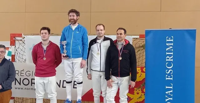 photo  le podium des seniors homme avec arthur merlier en haut de la boîte.  &copy;  ouest-france 