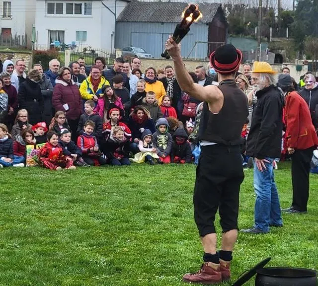 photo jean-pierre, choisi au hasard dans l’assistance, s’est retrouvé au cœur du spectacle « on va tout péter ».  ©  ouest-france
