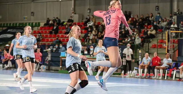 photo  de retour sur le terrain, barbara moretto entend vivre une belle aventure en coupe de france.  &copy;  arnaud masson 