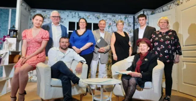 photo  la joyeuse troupe du théâtre du bailleul.  &copy;  le maine libre 