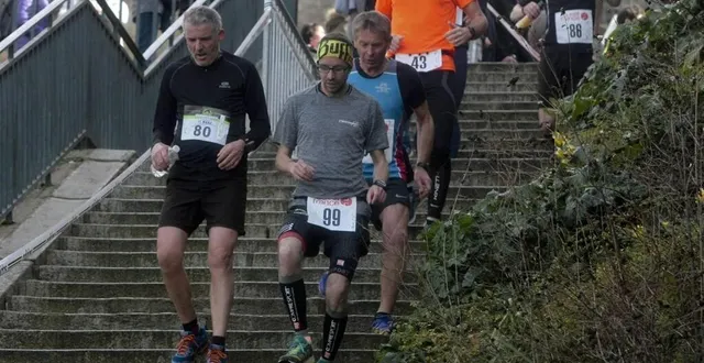 photo  les marches du tunnel, tout un symbole de ce trail urbain du mans.  &copy;  archives le maine libre – yvon loué 