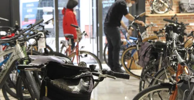 photo  le peloton s’élancera depuis la boutique des vélos de victor, implantée dans le centre-ville de cholet.  &copy;  archives ouest-france 