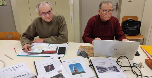 photo  les adhérents utilisent tous les outils à leur disposition pour leurs recherches généalogiques.  &copy;  ouest-france 