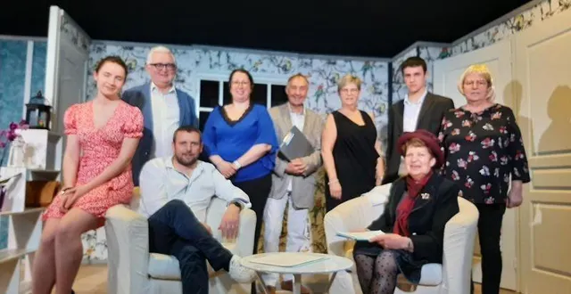 photo  la joyeuse troupe du théâtre du bailleul jouera dimanche à souligné-flacé.  &copy;  archives le maine libre 