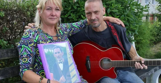 photo  élisabeth baudry tient le portrait de son frère, pascal baudry, qui vivait à saint-jean-de-la-motte (sarthe) et a disparu en janvier 2021. lors de la marche organisée samedi, il n’y aura pas de portrait : élisabeth baudry veut rendre hommage à toutes les personnes qui disparaissent chaque année en france.  &copy;  dr 